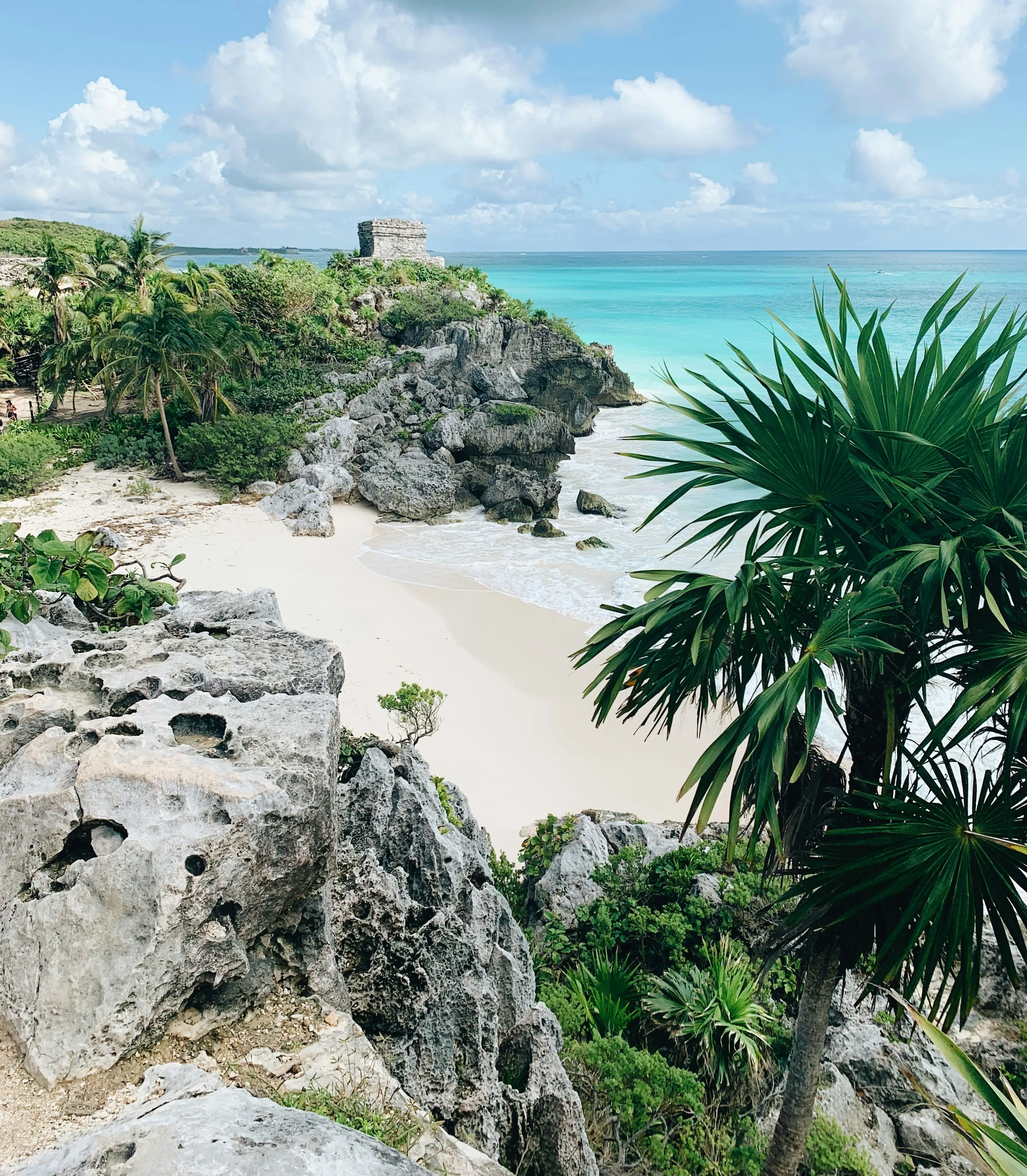 Warm destination scene in Mexico with a sun-soaked luxury travel feel